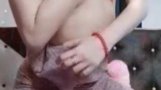 Пьяная девка раздевается перед вебкой и мнёт свои маленькие сисечки