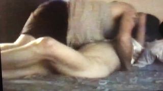 Домашняя порнуха семейной пары с трахом супруги в классической позе и раком